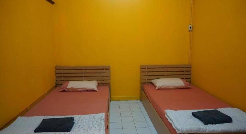 Oyo 730 Meedee Hostel Bangkok Esterno foto