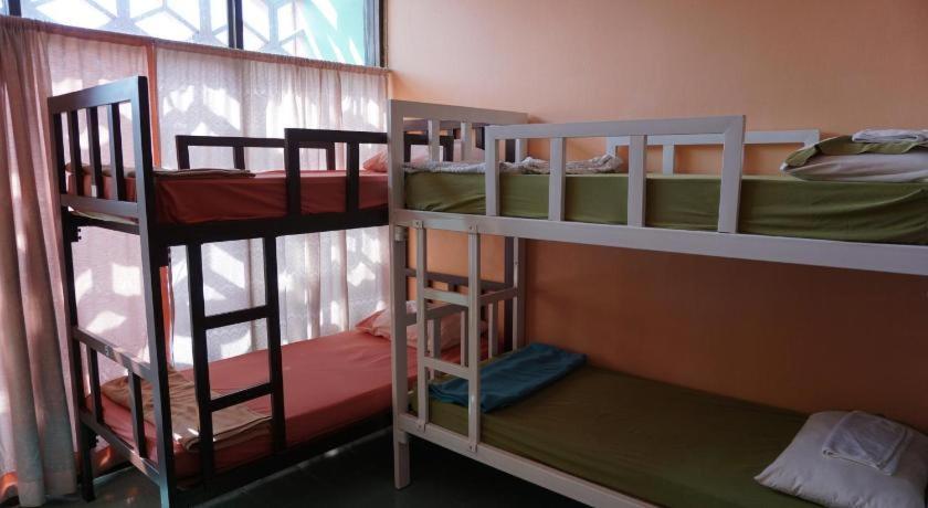 Oyo 730 Meedee Hostel Bangkok Esterno foto